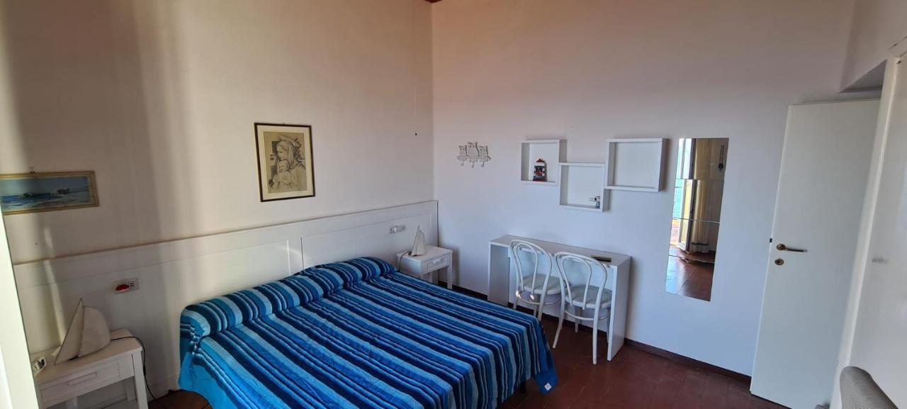 Villa Le Sprizze A Bordo Del Mare - Goelba Marciana Marina  Exterior foto