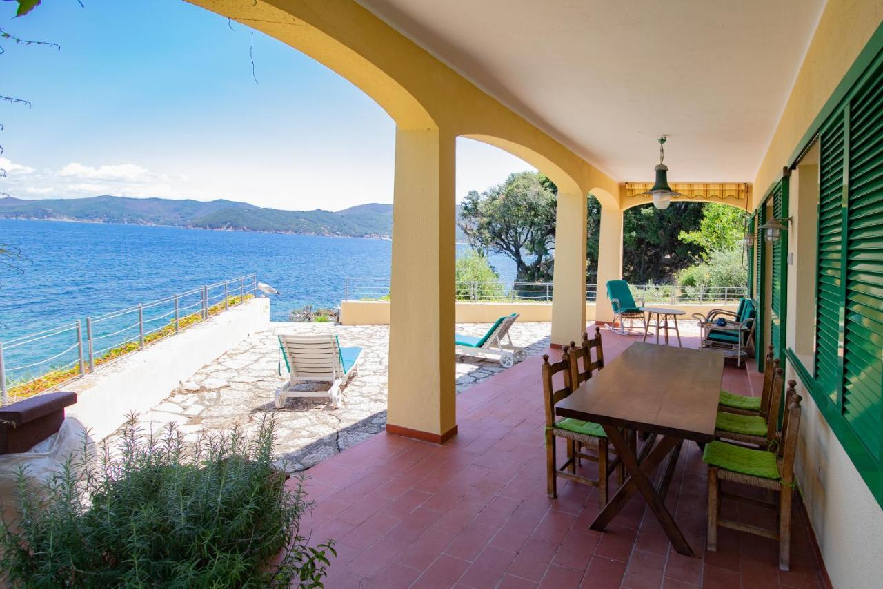 Villa Le Sprizze A Bordo Del Mare - Goelba Marciana Marina  Exterior foto